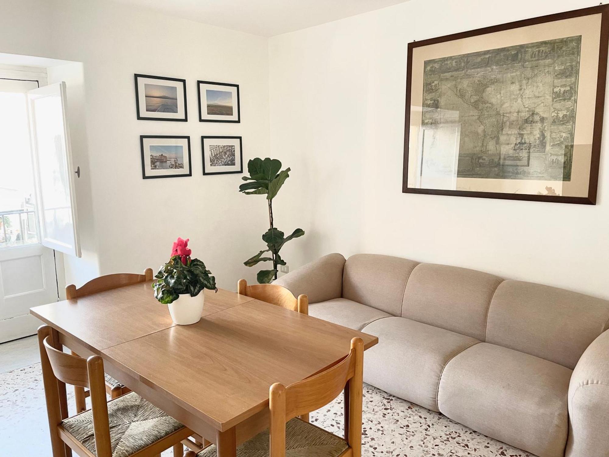 Lorenzo'S House Catania City Centre - Comfortable Large Apartment With 2 Bedrooms And 2 Baths, Close To Trains, Metro And Bus Station Ngoại thất bức ảnh